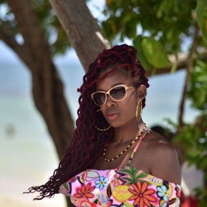 Meet your Posher, Tiffany